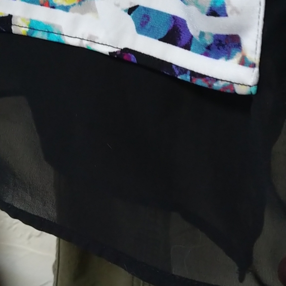 Worthington Top - Picture 4 of 6